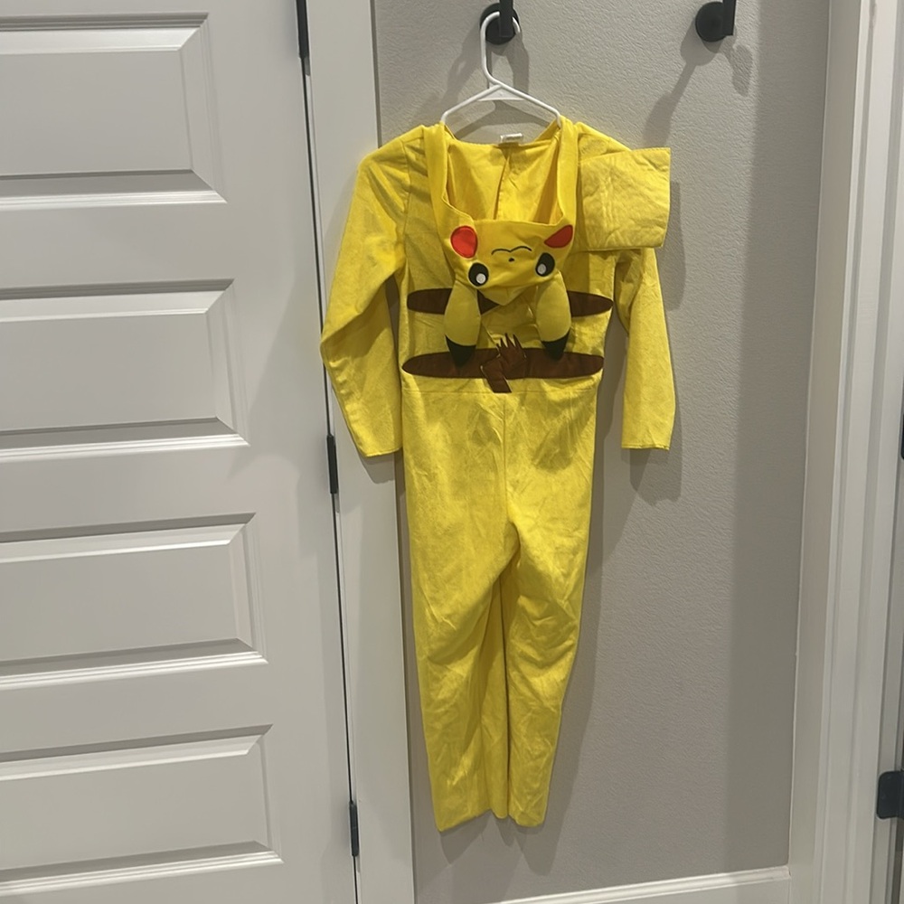 EUC Yellow Pokemon Pikachu Halloween Dress Up Costume Onesie Boys Med Size 8-10 - Picture 8 of 10